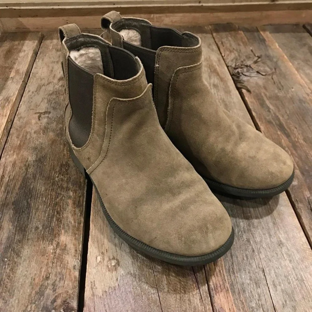 Ugg women's booties Boots size 6 - Picture 2 of 8